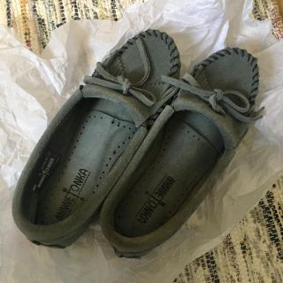 ミネトンカ(Minnetonka)のMINNETONKA(ミネトンカ) ブルーモカシン 【送料込み】(スリッポン/モカシン)