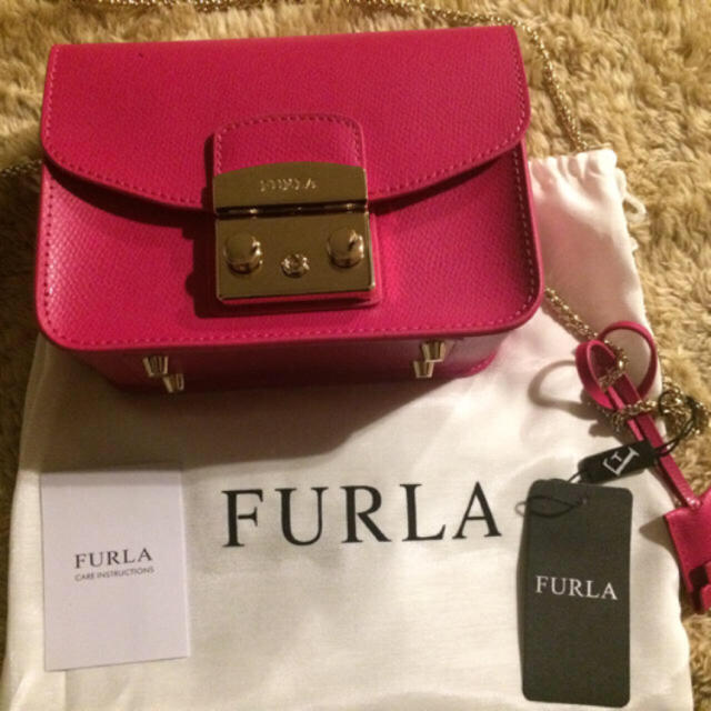 Furla(フルラ)の期間限定お値下げ・再値下げ💓FURLA 新品未使用 ピンク💓メトロポリス💓 レディースのバッグ(ショルダーバッグ)の商品写真