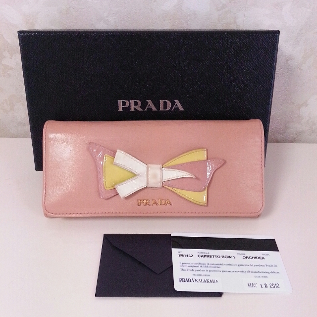 PRADA(プラダ)のPRADA♡2012長財布 レディースのファッション小物(財布)の商品写真