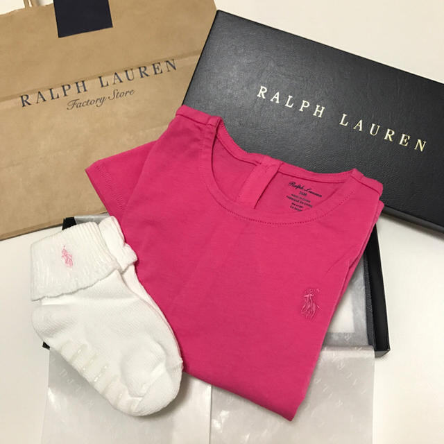 Ralph Lauren(ラルフローレン)の2点セット☆新品✨ラルフローレン フレアTシャツ & 靴下 セット 90 キッズ/ベビー/マタニティのキッズ服女の子用(90cm~)(Tシャツ/カットソー)の商品写真