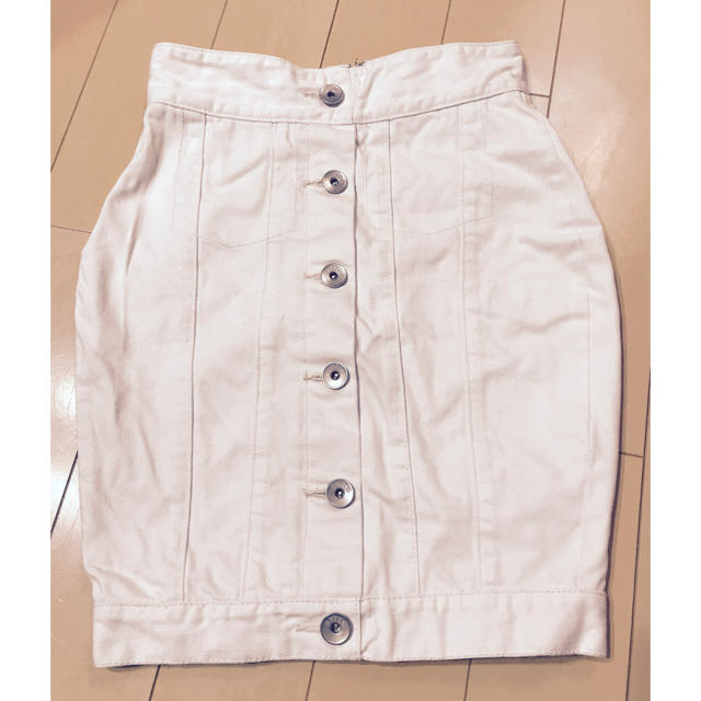 GYDA(ジェイダ)の白デニムスカート レディースのスカート(ひざ丈スカート)の商品写真