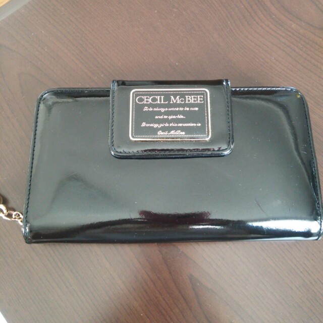 CECIL McBEE(セシルマクビー)のセシル長財布　エナメル白・黒セット レディースのファッション小物(財布)の商品写真