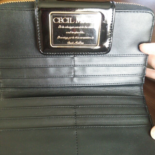 CECIL McBEE(セシルマクビー)のセシル長財布　エナメル白・黒セット レディースのファッション小物(財布)の商品写真