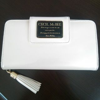 セシルマクビー(CECIL McBEE)のセシル長財布　エナメル白・黒セット(財布)