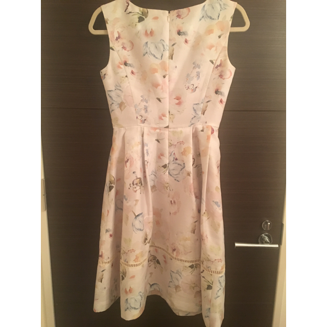 L'EST ROSE(レストローズ)の咲妃みゆさん✨こじはる✨着用 チューリーローズワンピ レディースのスカート(ひざ丈スカート)の商品写真