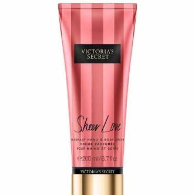 Victoria's Secret(ヴィクトリアズシークレット)の新品 未使用 未開封♡ Sheer Loveハンド & ボディクリーム コスメ/美容のボディケア(ボディクリーム)の商品写真