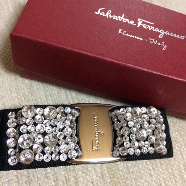 Salvatore Ferragamo(サルヴァトーレフェラガモ)のフェラガモ バレッタ レディースのヘアアクセサリー(バレッタ/ヘアクリップ)の商品写真