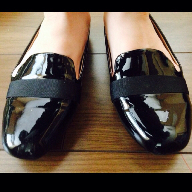ZARA(ザラ)のザラ エナメル シューズ 23.5cm レディースの靴/シューズ(ローファー/革靴)の商品写真