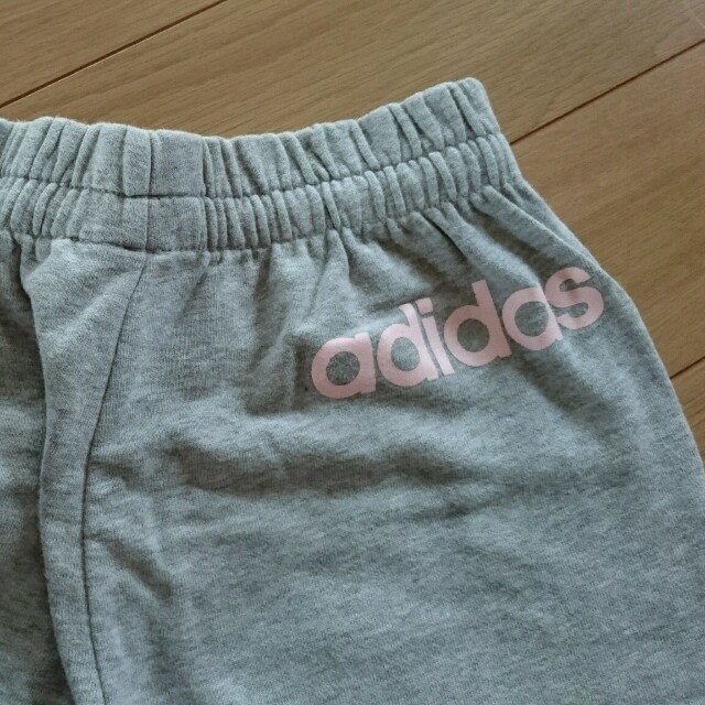 adidas(アディダス)のadidasハーフパンツ レディースのパンツ(ハーフパンツ)の商品写真