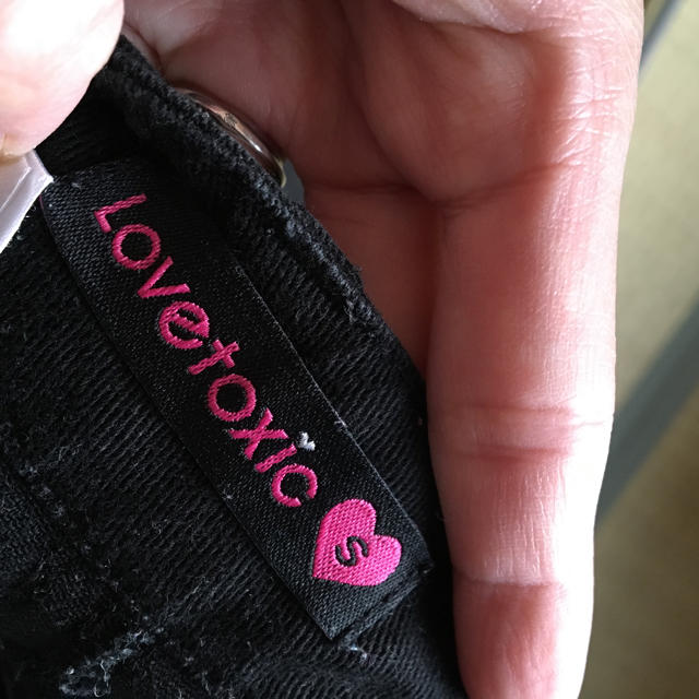 lovetoxic(ラブトキシック)のLOVE TOXIC サロペット キッズ/ベビー/マタニティのキッズ服女の子用(90cm~)(パンツ/スパッツ)の商品写真