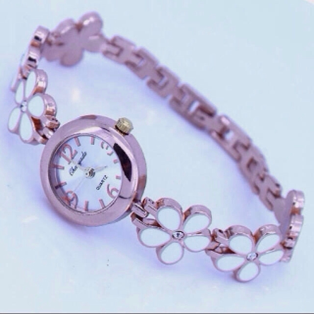 お花の時計✩R様 レディースのファッション小物(腕時計)の商品写真