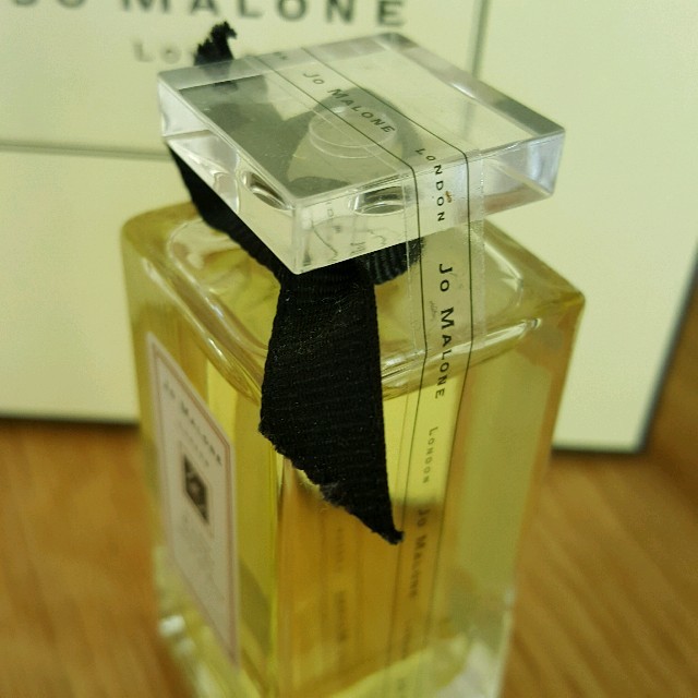 Jo Malone(ジョーマローン)の未使用　Jo Malone　ナツメグ&ジンジャー　バスオイ コスメ/美容のボディケア(入浴剤/バスソルト)の商品写真