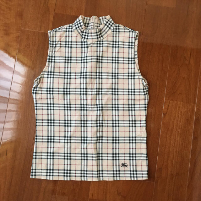 BURBERRY(バーバリー)のももたろー様専用♡ バーバリー ノースリーブ  トップス レディースのトップス(カットソー(半袖/袖なし))の商品写真