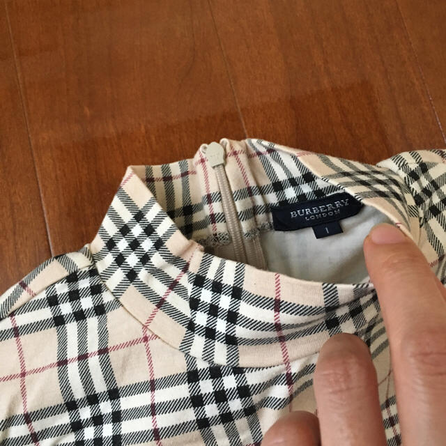 BURBERRY(バーバリー)のももたろー様専用♡ バーバリー ノースリーブ  トップス レディースのトップス(カットソー(半袖/袖なし))の商品写真