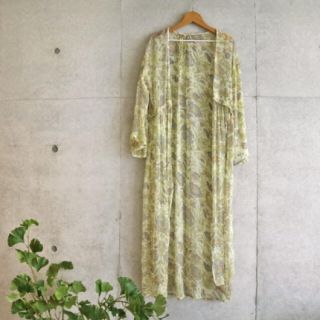 トゥデイフル(TODAYFUL)のSilk Print Gown(ガウンコート)