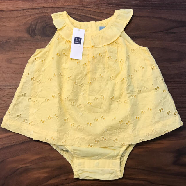 babyGAP(ベビーギャップ)の☆とも★様専用【新品】GAP  チュニック ロンパース ギャップ キッズ/ベビー/マタニティのベビー服(~85cm)(シャツ/カットソー)の商品写真