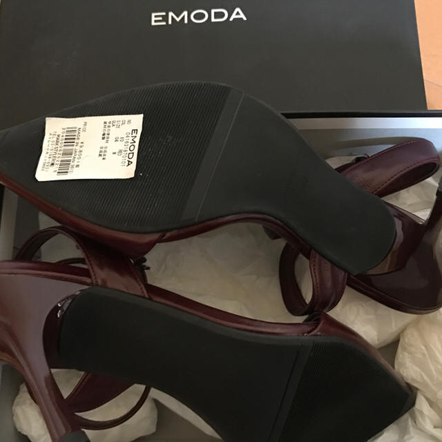 EMODA(エモダ)のEmoda新品ストレートカットハイヒール レディースの靴/シューズ(ハイヒール/パンプス)の商品写真