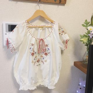 ダブルクローゼット(w closet)のw closet 刺繍ブラウス(シャツ/ブラウス(半袖/袖なし))