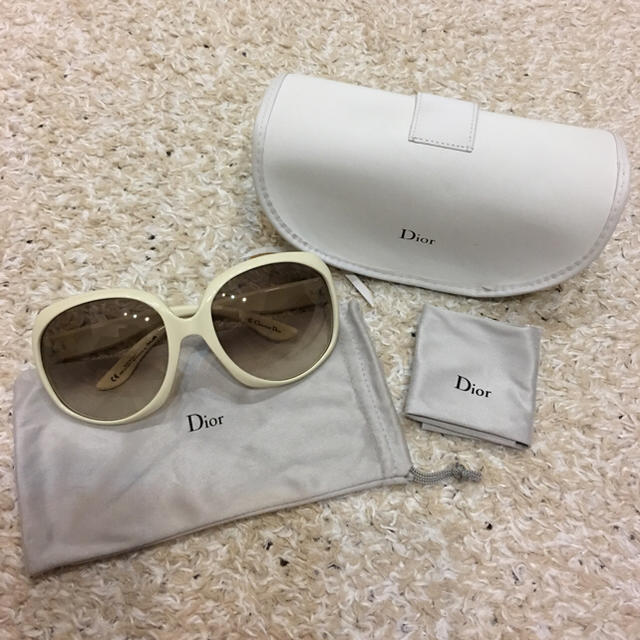 Dior(ディオール)のDior サングラス ホワイト レディースのファッション小物(サングラス/メガネ)の商品写真