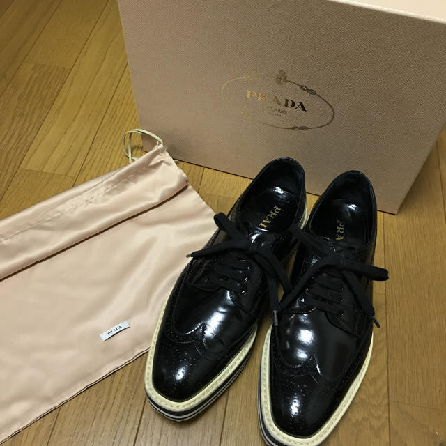 PRADA(プラダ)のケイワイ様 PRADA ダービーシューズ エスパドリーユ ウィングチップシューズ レディースの靴/シューズ(ローファー/革靴)の商品写真