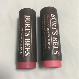 バーツビーズ(BURT'S BEES)の新品 バーツビーズ 色付きリップ ティント バーム 赤ピンク 春 リップクリーム(リップケア/リップクリーム)