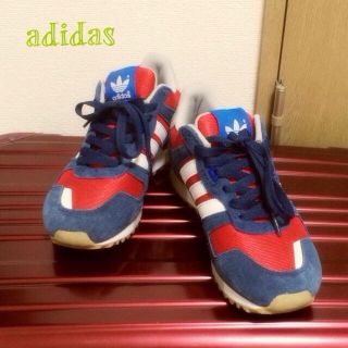 アディダス(adidas)のadidasスニーカー(スニーカー)