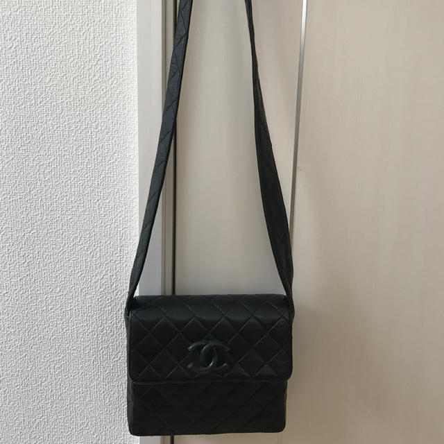 CHANEL(シャネル)のショルダー レディースのバッグ(ショルダーバッグ)の商品写真