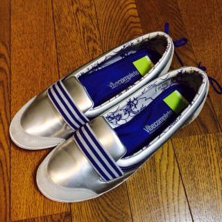 アディダス(adidas)のぺったんこ靴(ハイヒール/パンプス)