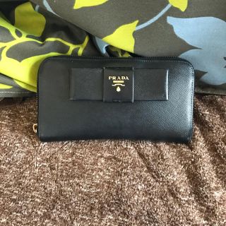 プラダ(PRADA)のPRADA 長財布 黒 リボン 週末セール(財布)