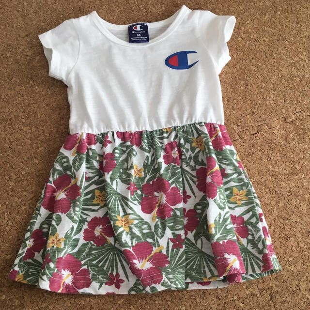 Champion(チャンピオン)のチャンピョン ワンピ キッズ/ベビー/マタニティのキッズ服女の子用(90cm~)(ワンピース)の商品写真