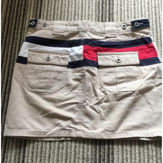 トミーヒルフィガー(TOMMY HILFIGER)のTOMMY ベージュ スカート Ｍ ゴルフウェア(ミニスカート)