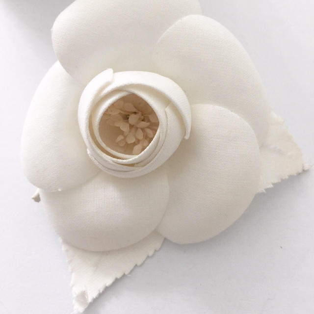 CHANEL - シャネル カメリアコサージュの通販 by sasa's shop