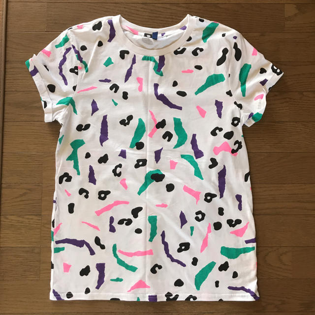 H&M(エイチアンドエム)の【新品】H&M メンズTシャツ  S メンズのトップス(Tシャツ/カットソー(半袖/袖なし))の商品写真