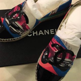 シャネル(CHANEL)のシャネル エスパ CHANEL エスパドリーユ スリッポン CC ココ 37新品(スリッポン/モカシン)