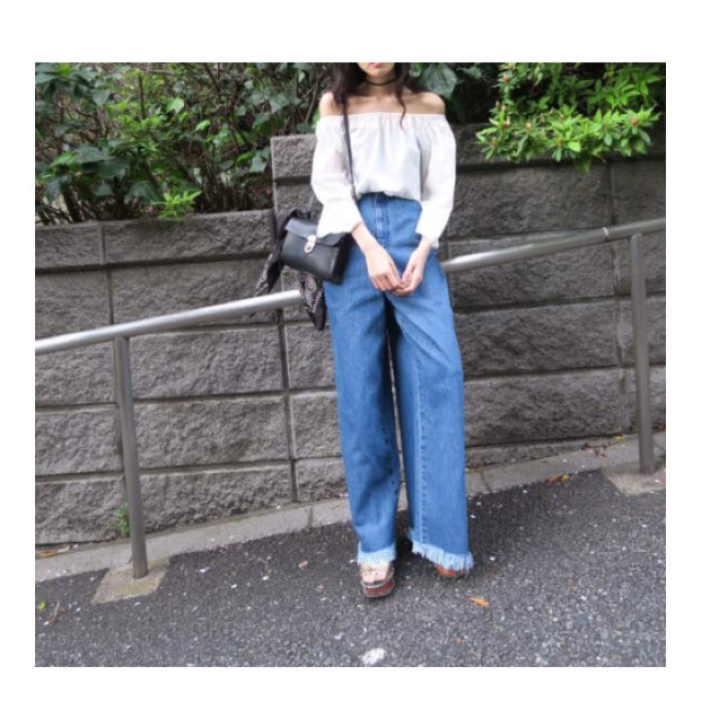 moussy(マウジー)の最終値下げ！moussyワイドデニムパンツ♡フレアデニムパンツバギーパンツ レディースのパンツ(デニム/ジーンズ)の商品写真