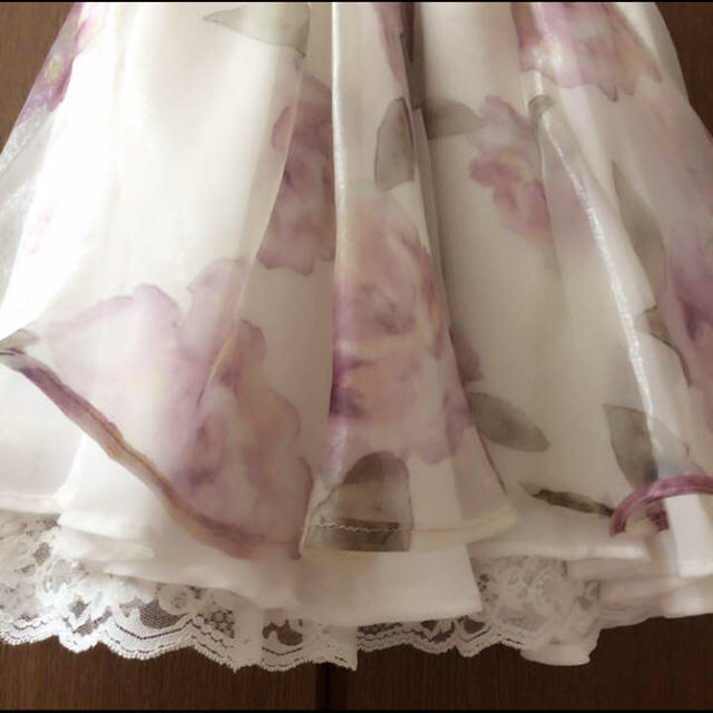 la belle Etude(ラベルエチュード)のオーガンジー素材 花柄スカート レディースのスカート(ミニスカート)の商品写真