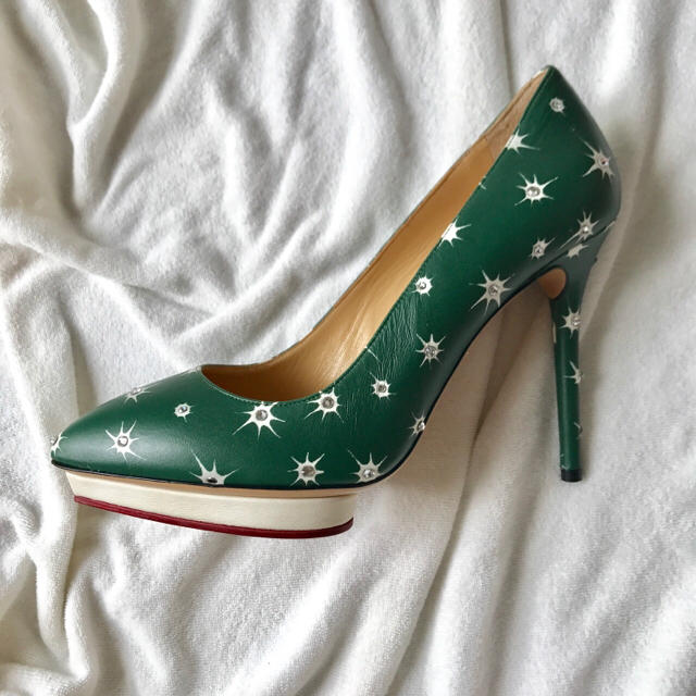 Charlotte Olympia(シャルロットオリンピア)の新品☆レア シャーロットオリンピア パンプス 37 グリーン スワロフスキー レディースの靴/シューズ(ハイヒール/パンプス)の商品写真