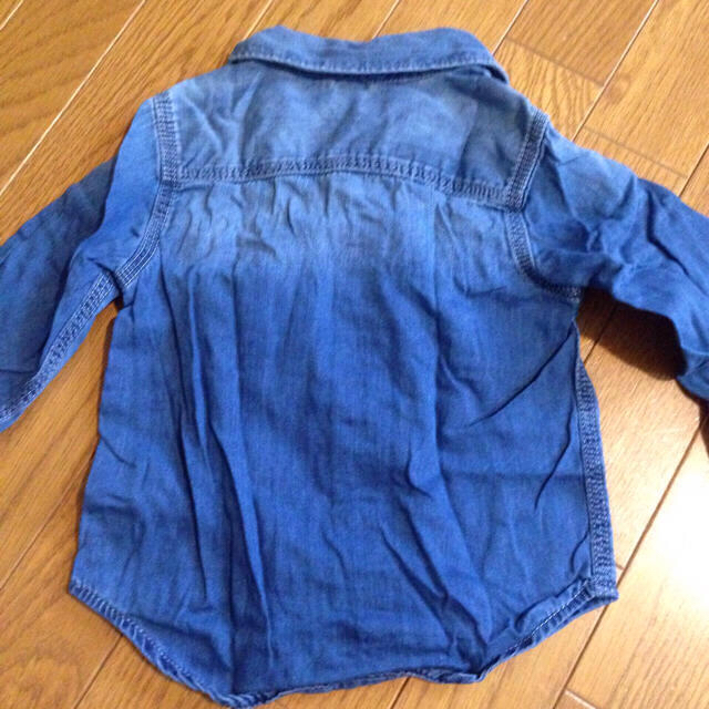 babyGAP(ベビーギャップ)のbabyGap デニムシャツ キッズ/ベビー/マタニティのキッズ服男の子用(90cm~)(その他)の商品写真