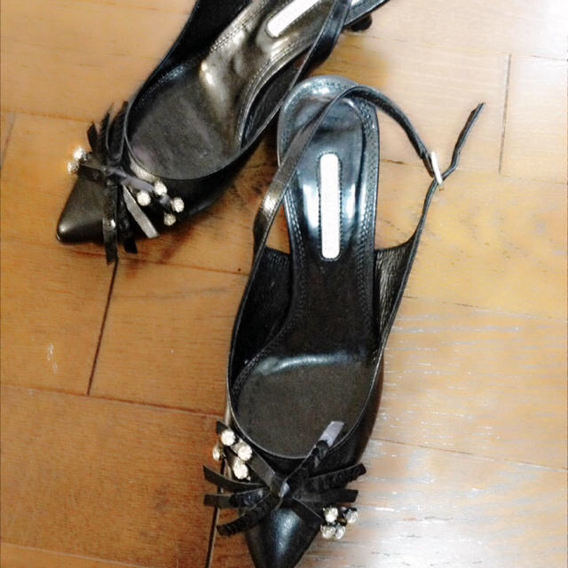 STRAWBERRY-FIELDS(ストロベリーフィールズ)の☆ビジュー付きパンプス☆ レディースの靴/シューズ(ハイヒール/パンプス)の商品写真