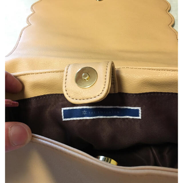 THE EMPORIUM(ジエンポリアム)のジエンポリウム ベージュ ショルダーバック♩ レディースのバッグ(ショルダーバッグ)の商品写真