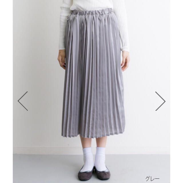 merlot(メルロー)の【aiko様専用】Merlot プリーツ サテン スカート レディースのスカート(ひざ丈スカート)の商品写真