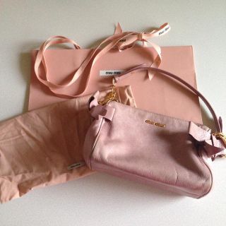 ミュウミュウ(MIU MIU)のMIUMIU(ハンドバッグ)
