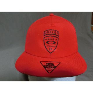 オークリー(Oakley)のUSA購入【Oakley Foundation Cap】ロゴプリントCAP赤(キャップ)