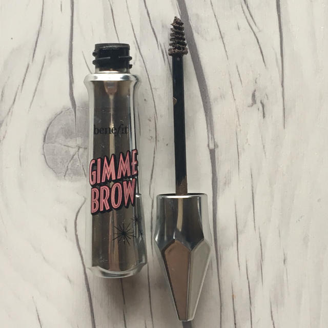 Benefit(ベネフィット)のBenefit Gimme Brow 03 コスメ/美容のベースメイク/化粧品(眉マスカラ)の商品写真