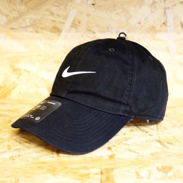 NIKE(ナイキ)の新品 大人気 Nike swoosh Cap 送料無料 ブラック レディースの帽子(キャップ)の商品写真