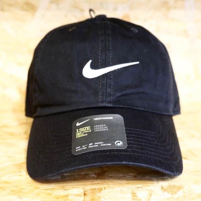 NIKE(ナイキ)の新品 大人気 Nike swoosh Cap 送料無料 ブラック レディースの帽子(キャップ)の商品写真