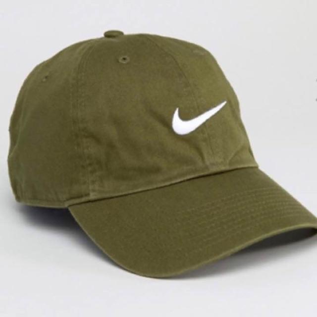 NIKE(ナイキ)の海外モデル★新品！NIKE★ナイキswooshロゴキャップ レディースの帽子(キャップ)の商品写真