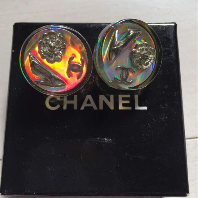 CHANEL - CHANELシャネルイヤリングホログラムの通販 by c-c5500's