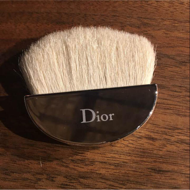 Dior(ディオール)の【新品】Diorフェイスパウダーブラシ コスメ/美容のコスメ/美容 その他(その他)の商品写真