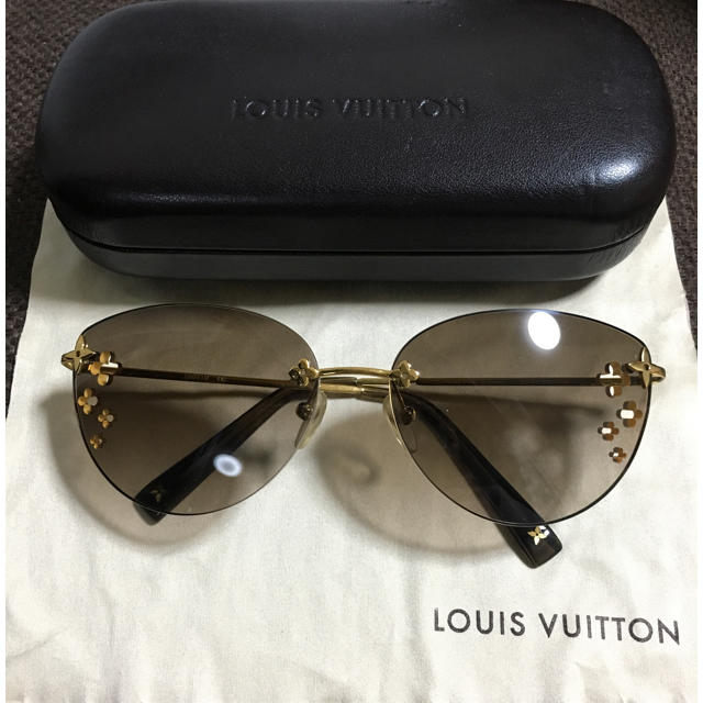 LOUIS VUITTON(ルイヴィトン)の♡riii-co様専用ページ♡ルイヴィトン＊サングラス＊正規店購入＊LV レディースのファッション小物(サングラス/メガネ)の商品写真